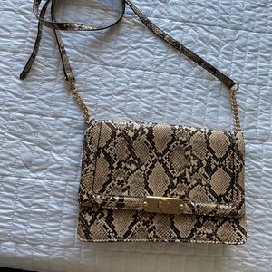 Crossover purse